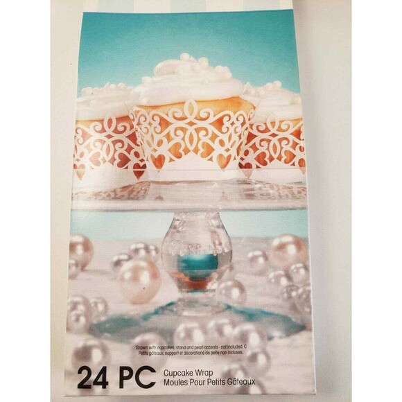 48 White Cupcake Wrappers David Tutera Laser Cut Hearts Scrolls Wedding NIB - Picture 2 of 3